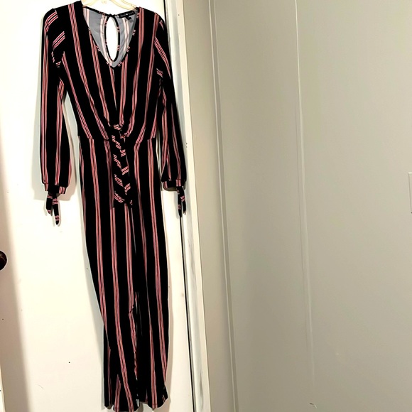 Derek Heart long sleeve jumpsuit for women. Size M - Picture 1 of 7
